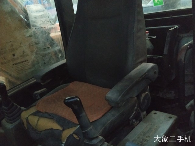 现代 R225LC-7 挖掘机