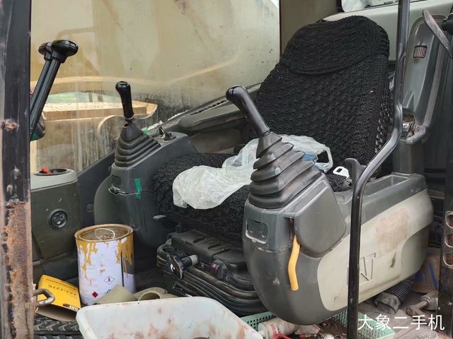 卡特彼勒 374DL 挖掘机