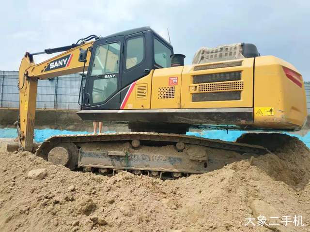 三一重工 SY245C-9 挖掘机