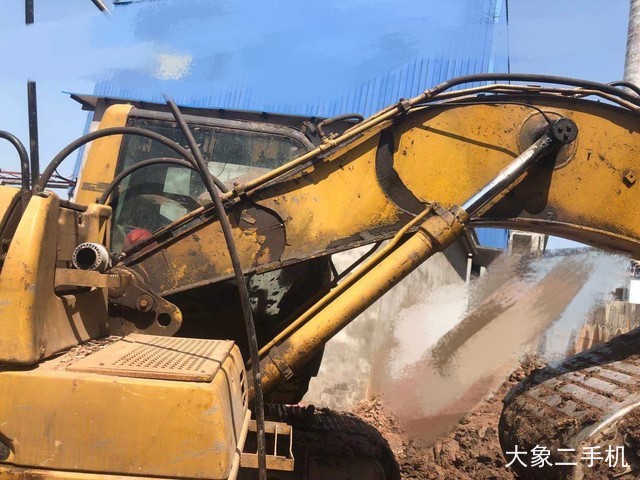 卡特彼勒 320C 挖掘机