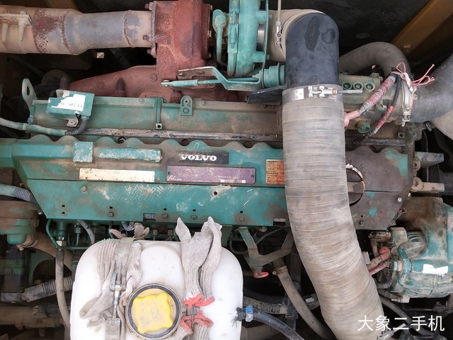 沃尔沃 EC240B 挖掘机