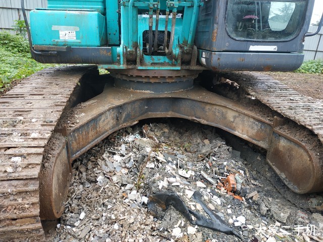 神钢 SK260LC-8 挖掘机