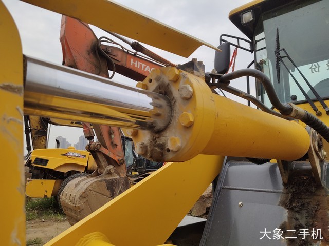 山推 SL30W 装载机