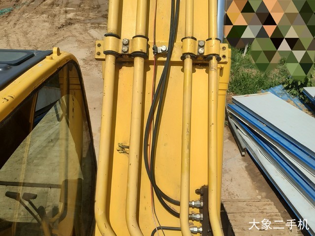 小松 PC240LC-8M0 挖掘机