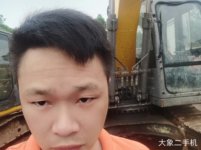 徐工 XE135B 挖掘机