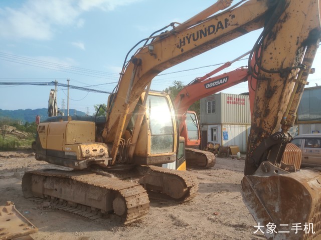 现代 R150LC-9 挖掘机