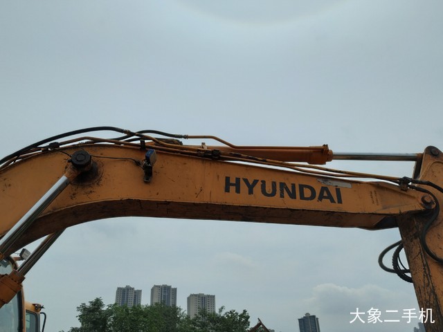 现代 R150W-9 挖掘机