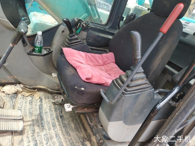 神钢 SK260LC-8 挖掘机