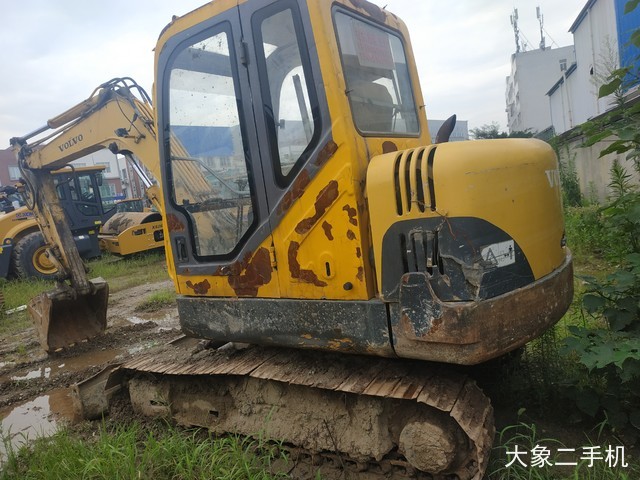 山东临工 60 挖掘机