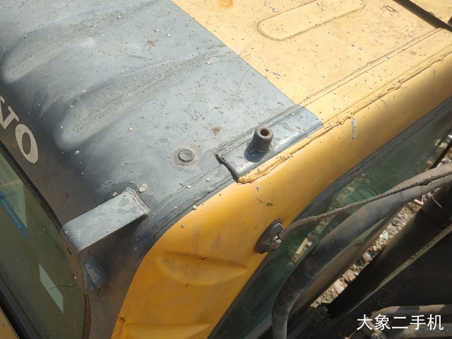 沃尔沃 EC240B 挖掘机