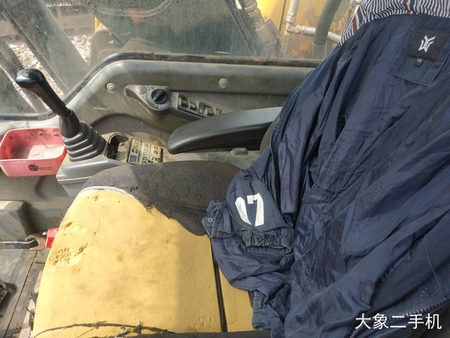 沃尔沃 EC240B 挖掘机