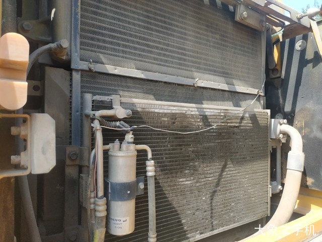 沃尔沃 EC240B 挖掘机