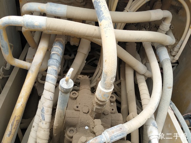 卡特彼勒 323DL 挖掘机