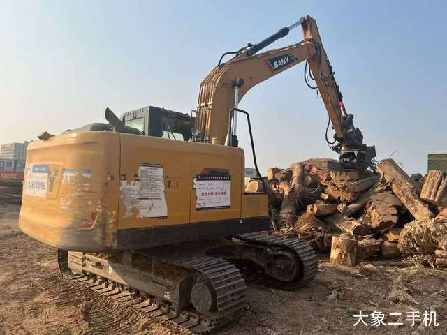 三一重工 SY135C 挖掘机