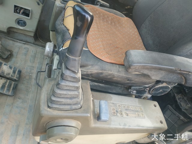 现代 R225LC-7 挖掘机