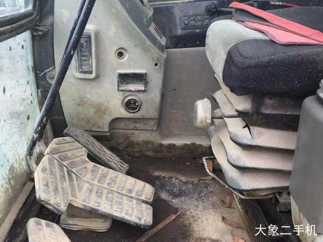 现代 R80-7 挖掘机