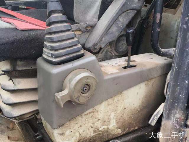 现代 R80-7 挖掘机