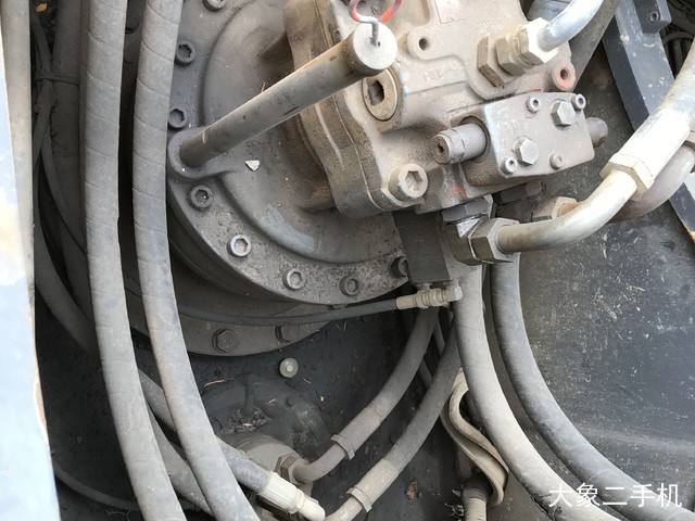 沃尔沃 EC240B 挖掘机