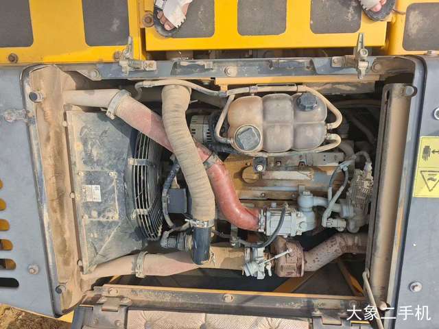 山东临工 E6135F 挖掘机