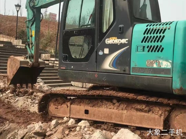 神钢 SK75-8 挖掘机