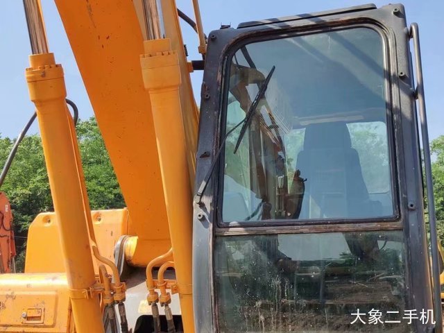 现代 R225LC-7 挖掘机