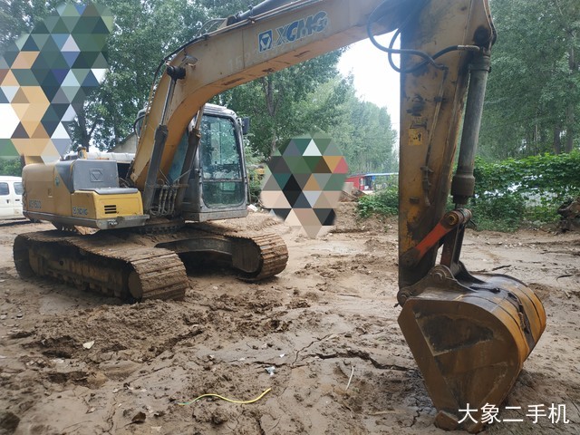 徐工 XE150D 挖掘机