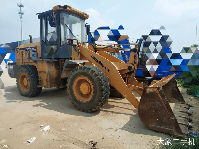 龙工 LG833B 装载机