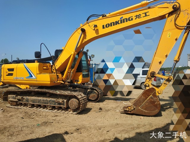 龙工 LG6225E 挖掘机