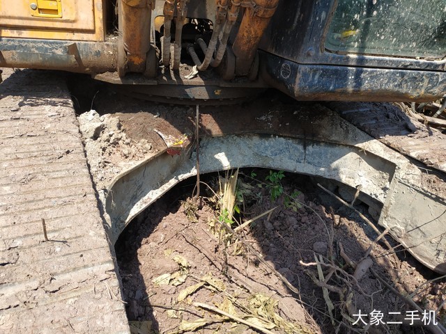 现代 R225LC-7 挖掘机