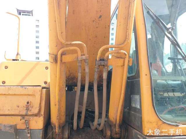 山东临工 LG6210 挖掘机