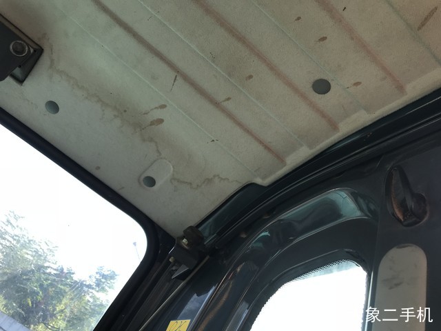 神钢 SK75-8 挖掘机