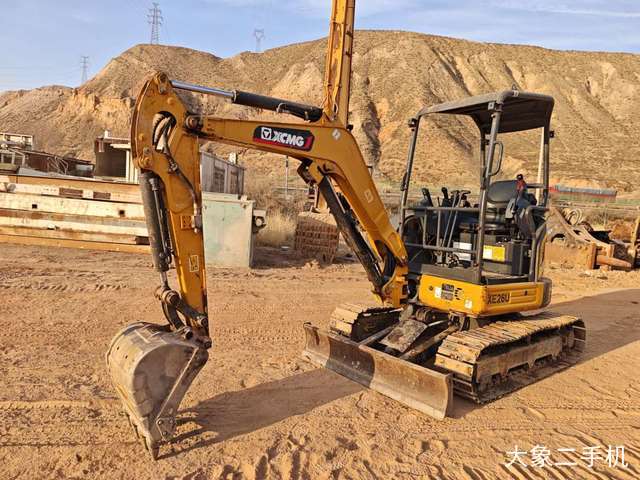 徐工 XE18 挖掘机