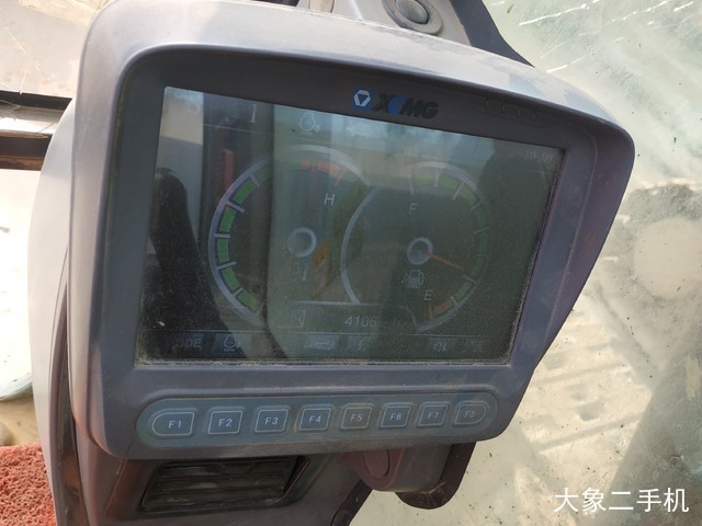 徐工 XE215CA 挖掘机