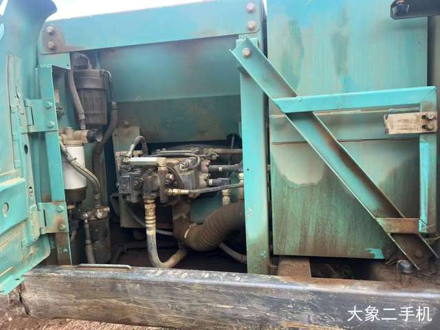 神钢 SK130-8 挖掘机