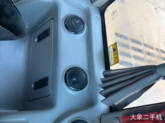 徐工 XE75D 挖掘机