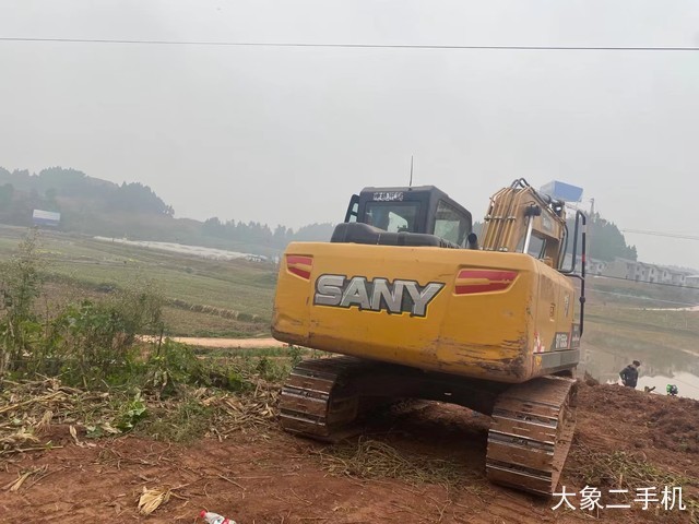 三一重工 SY135C 挖掘机