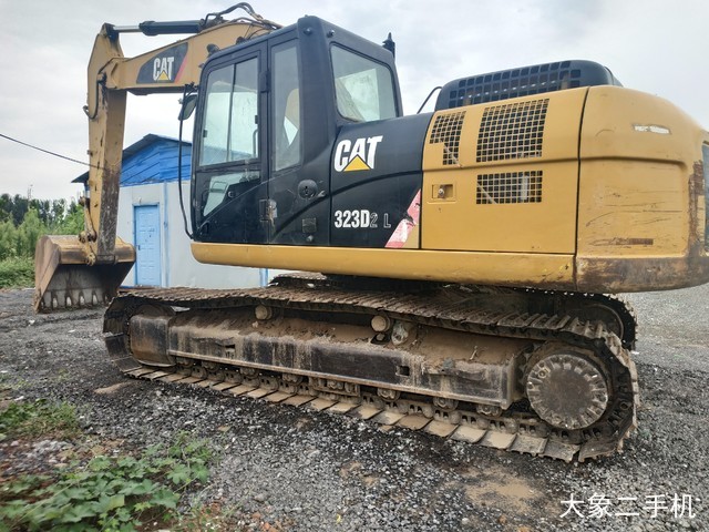 卡特彼勒 323D2L 挖掘机