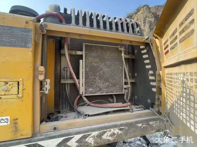 山东临工 LG6210 挖掘机