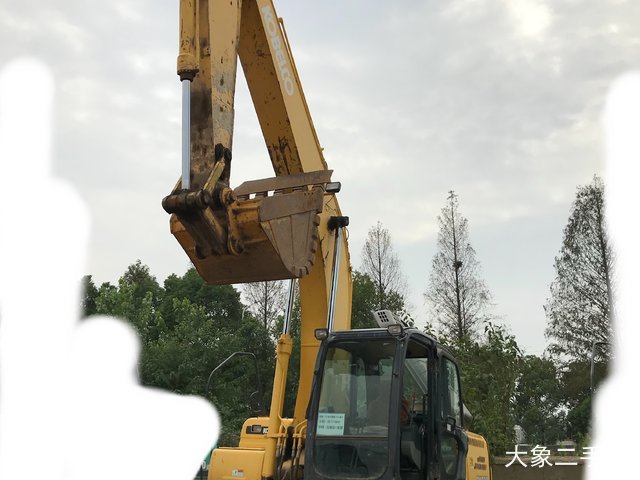 神钢 SK210LC-8 挖掘机