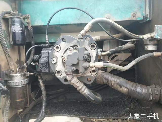 神钢 SK230 挖掘机