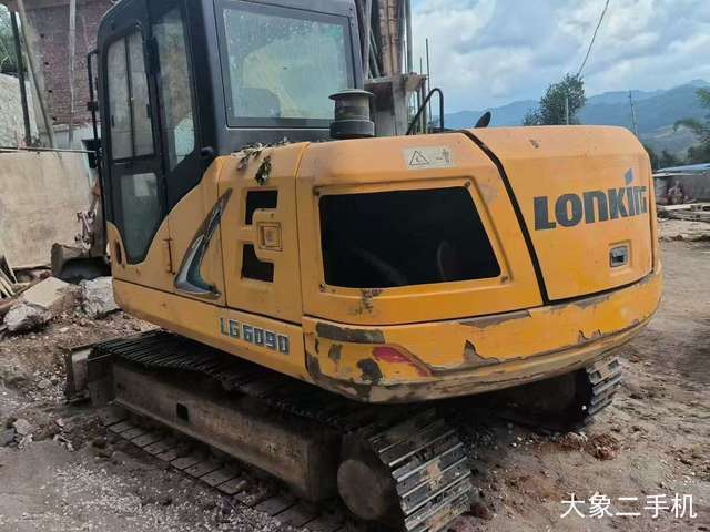 龙工 LG6090 挖掘机