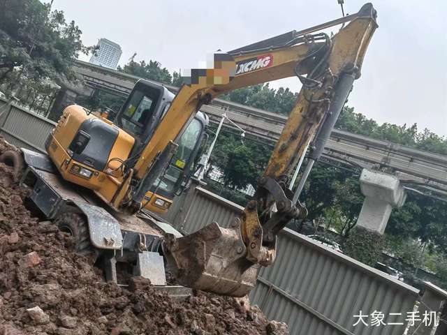 徐工 XE60WA 挖掘机