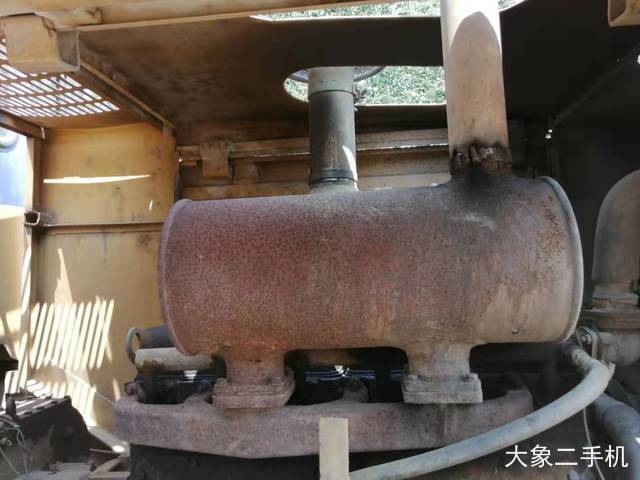 龙工 LG833 装载机