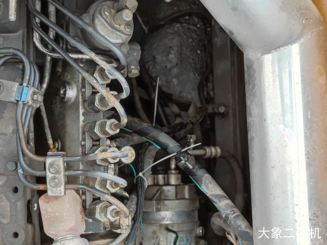 现代 R225-7 挖掘机