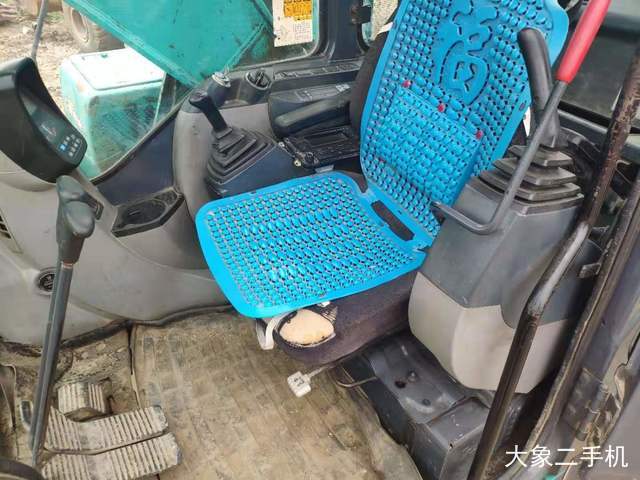 神钢 SK260LC-8 挖掘机