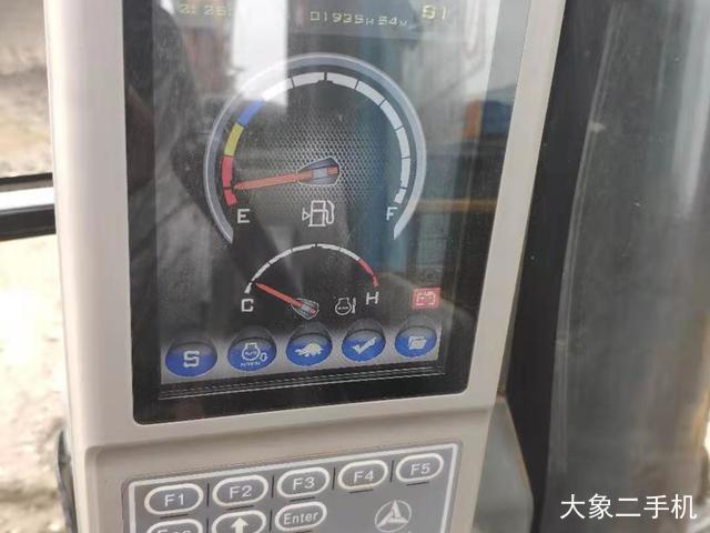 三一重工 SY135C-9 挖掘机