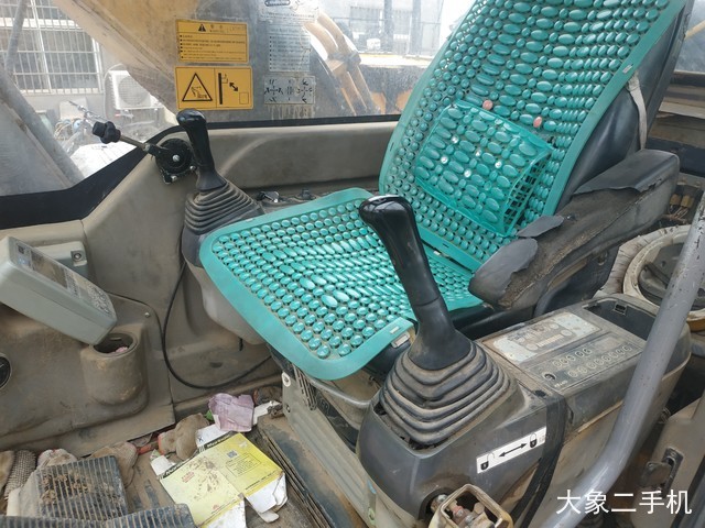 徐工 XE210 挖掘机