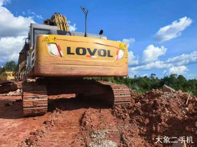 雷沃重工 FR260E 挖掘机