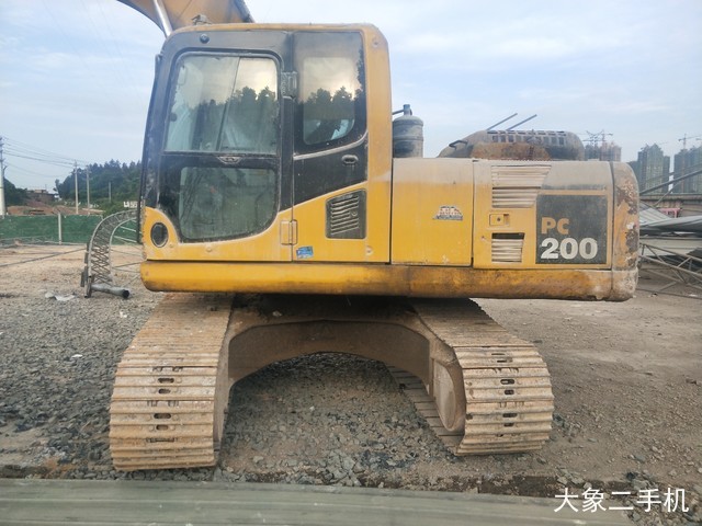 小松 PC200-8 挖掘机