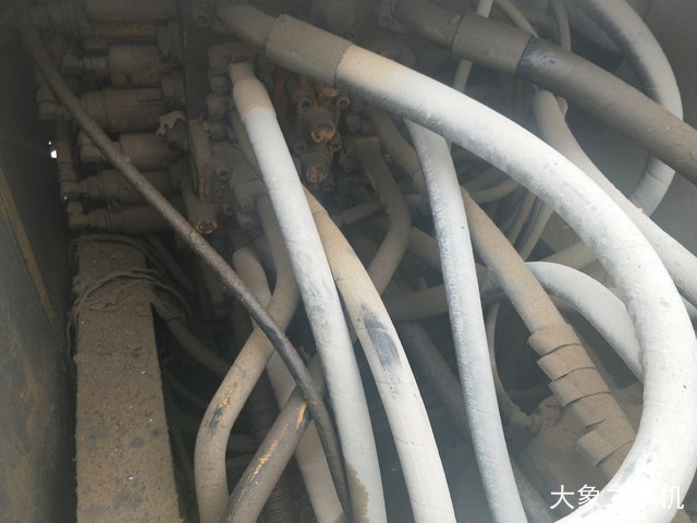 小松 PC200-8 挖掘机